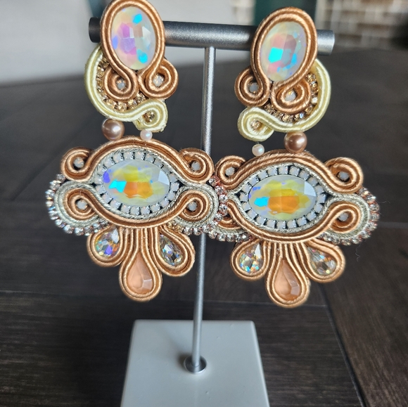 Earrings - Picture 8 of 16